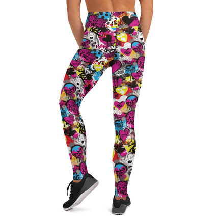 Leggings de cintura alta con grafiti de corazones de color magenta