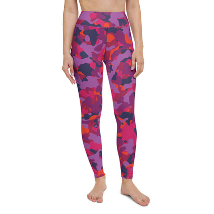 Leggings de cintura alta con estampado de camuflaje magenta