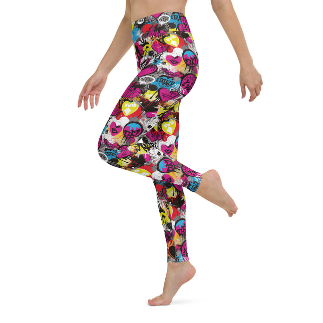 Leggings de cintura alta con grafiti de corazones de color magenta