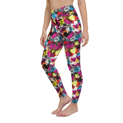 Leggings de cintura alta con grafiti de corazones de color magenta