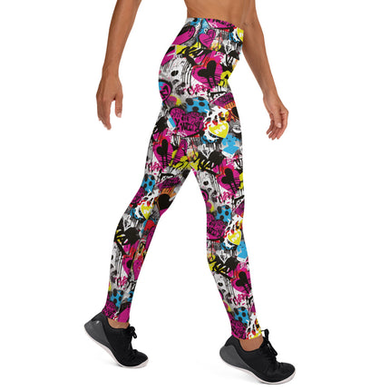 Leggings de cintura alta con grafiti de corazones de color magenta