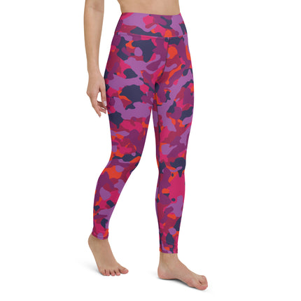 Leggings de cintura alta con estampado de camuflaje magenta