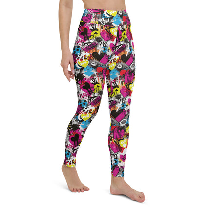 Leggings de cintura alta con grafiti de corazones de color magenta